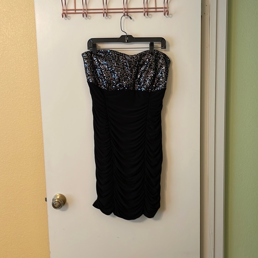 Wishes 2X black sequin curvy cocktail dress